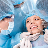 стоматолог хирург в Саратове